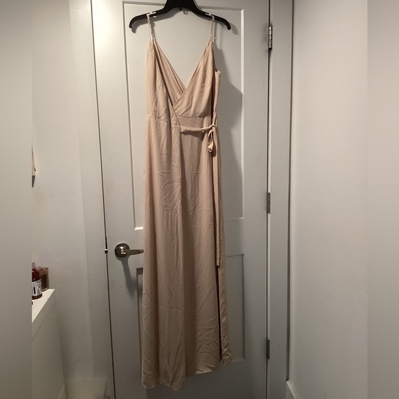 Nwt WAYF The Angelina Slit Wrap Gown Dress Size Small In Champane - Picture 3 of 10